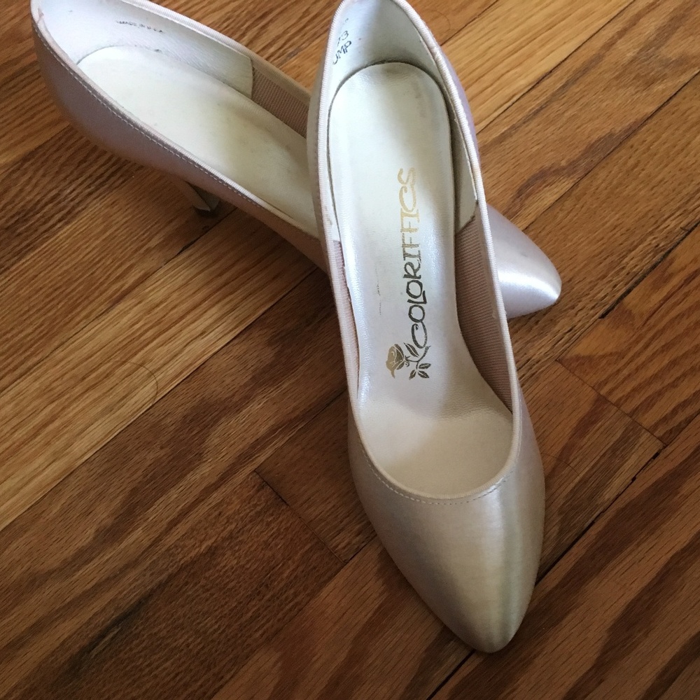 Coloriffic Women's 5M Satin Champagne  Preowned